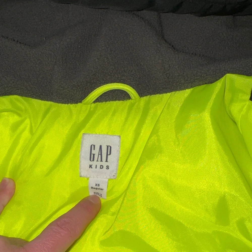 GAP Kids‎ Black Hooded Puffer Jacket size XS